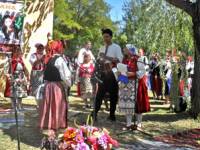 В родното си село народният певец организира национален празник на автентичния фолклор