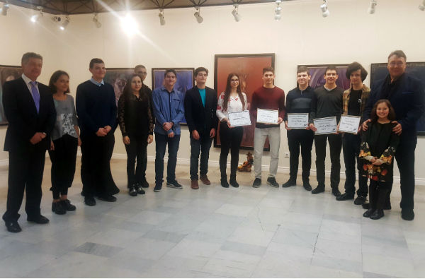 Млади българи със стипендии за постижения в областта на математиката и информационните технологии