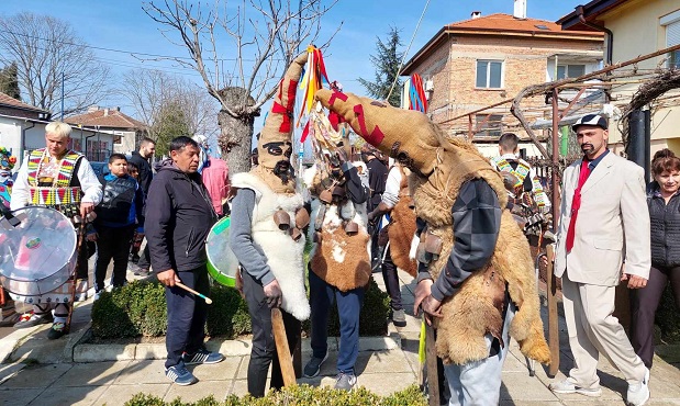 Кукери гониха злото в бургаското село Твърдица
