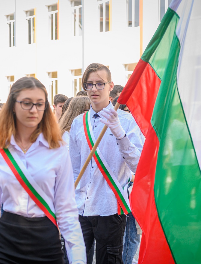 В старозагорската гимназия по компютърни науки и математически анализи ще учат за „Програмист на изкуствен интелект“