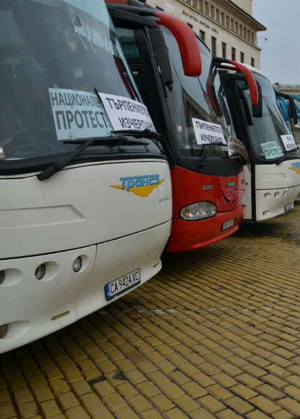 Превозвачите излизат на протест, искат мораториум върху цените на горивата и обхвата на тол таксите