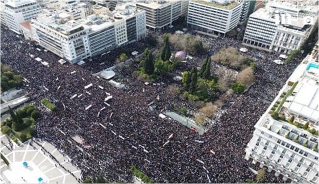 Масови протести след влаковата катастрофа в Гърция